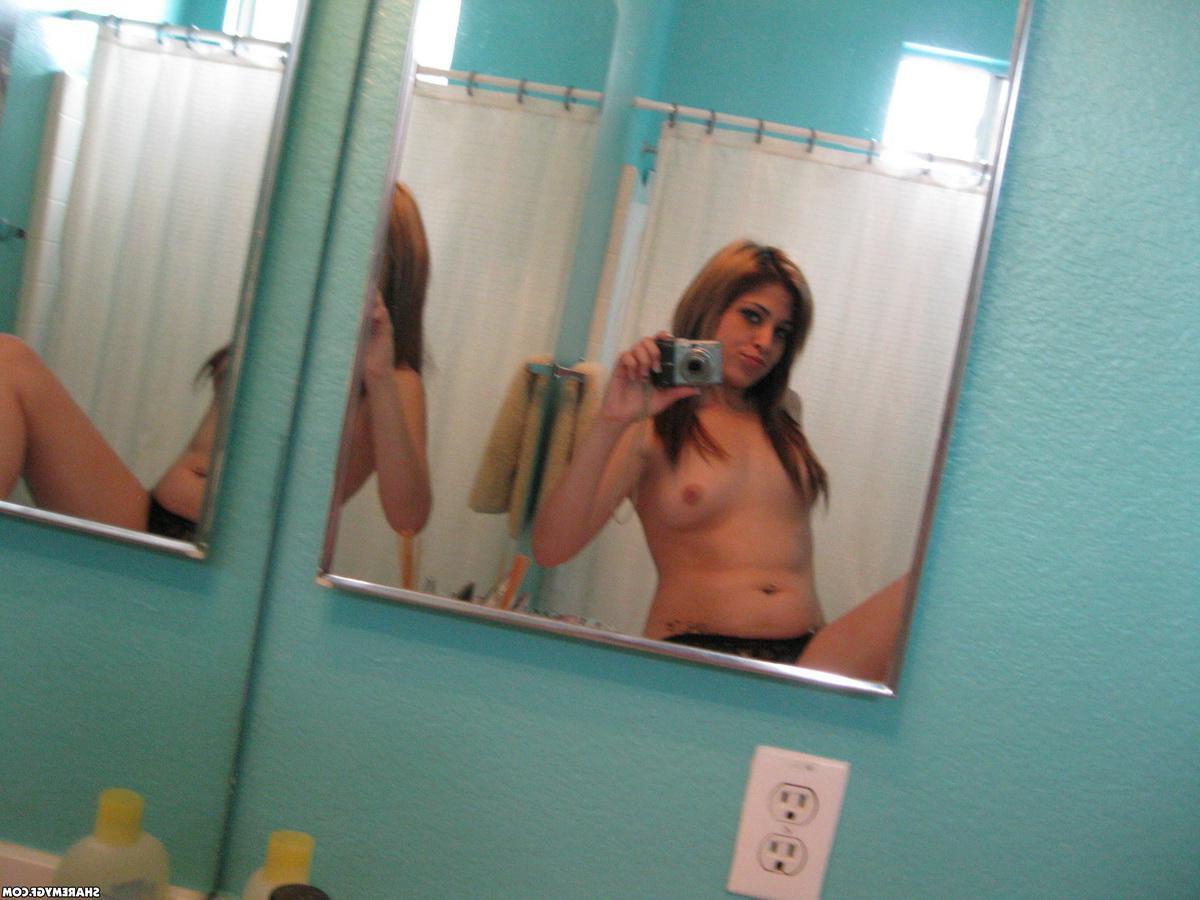 20P Hot brunette coed shares selfies of her body in the bathroom