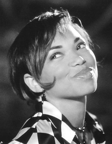 25P Tisha Campbell Glamour, Nude, Caps 