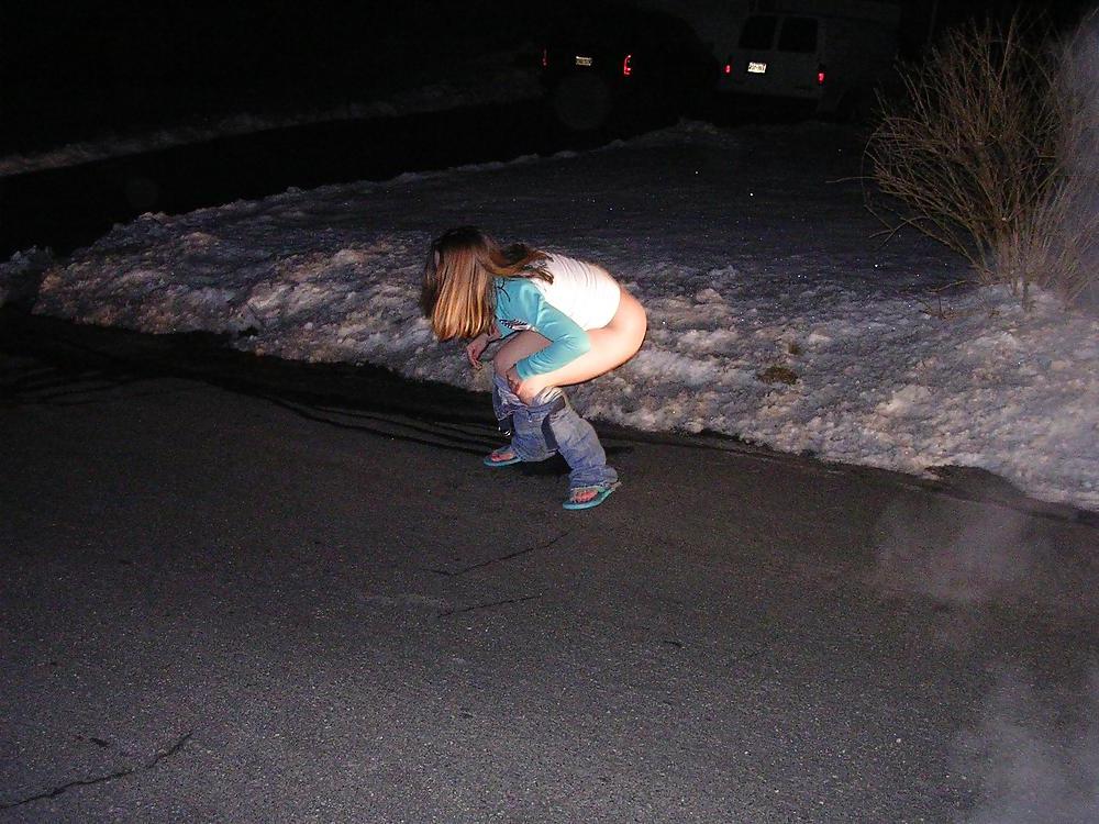 15P Nice (outdoor) toilet and bathroom girls 4