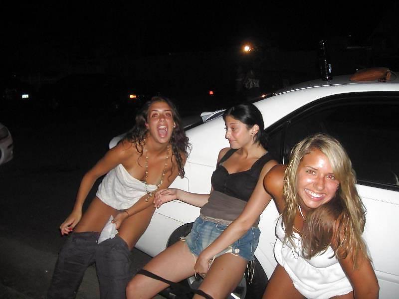 15P Nice (outdoor) toilet and bathroom girls 5