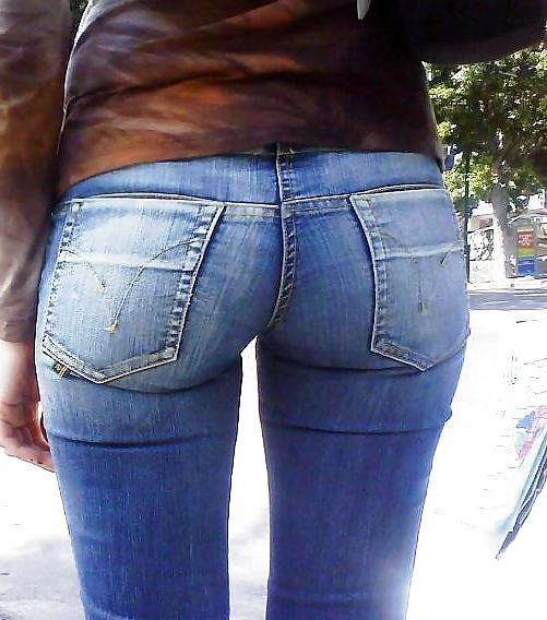 25P Queens in jeans IV