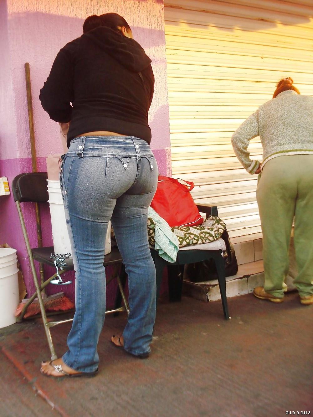 25P Queens in jeans IV