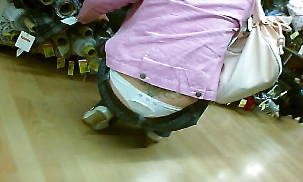 12P Candid ass public one
