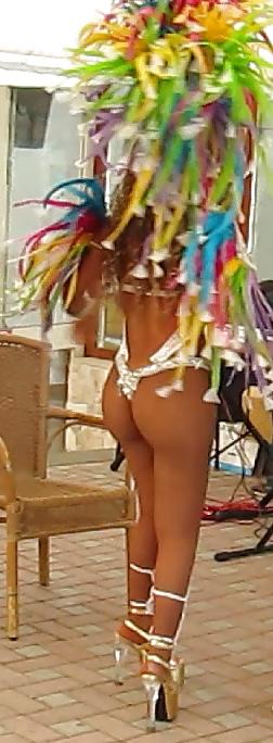 25P Brazilian Dancers