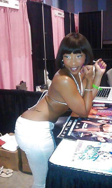 10P Thick hoes
