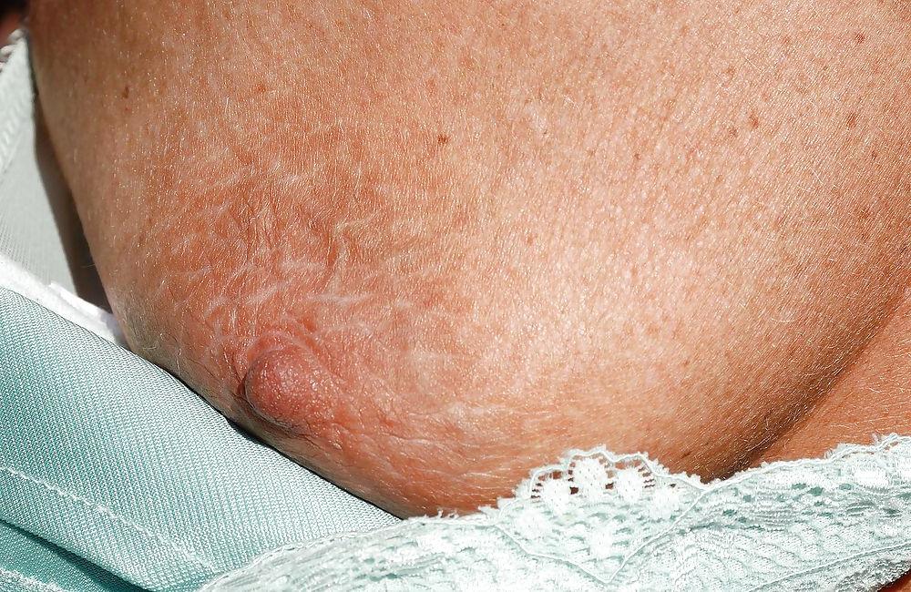 16P Hot mature whore Jenny jerkihg off pussy outdoor