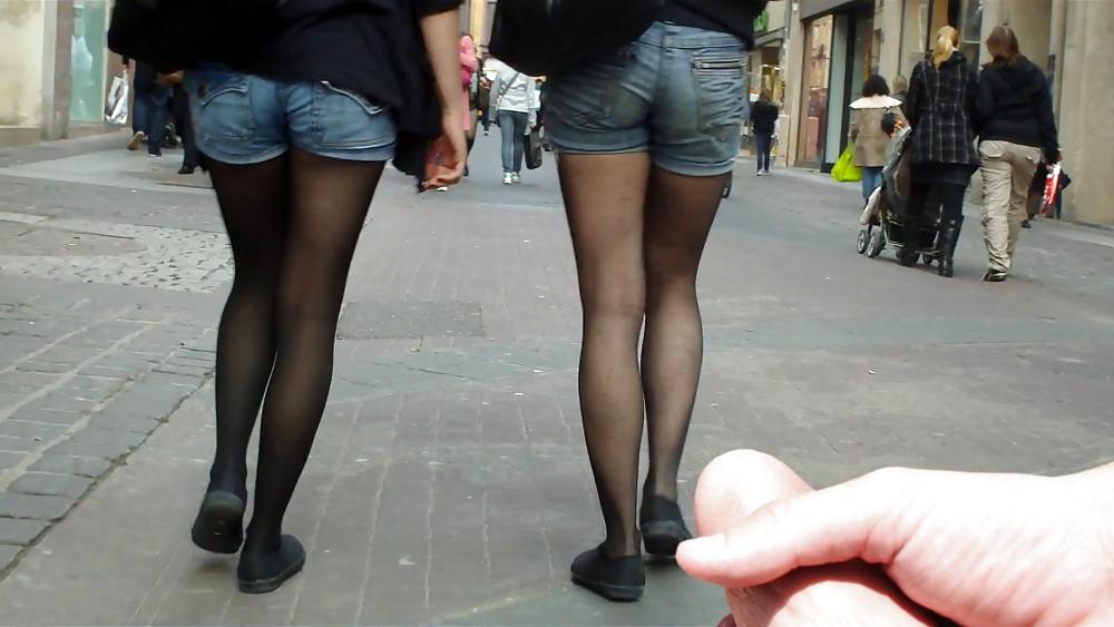 25P Queens in jeans X