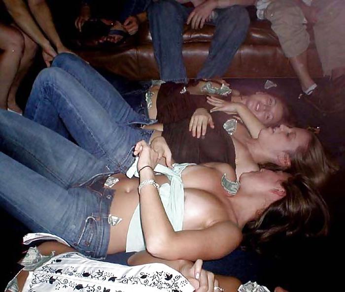 24P Lucvky girls in jeans