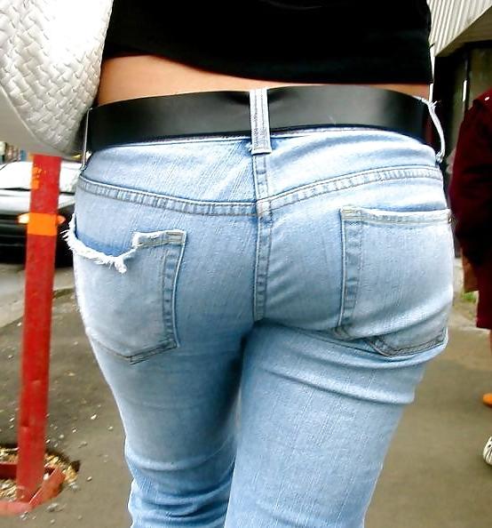 24P Lucvky girls in jeans