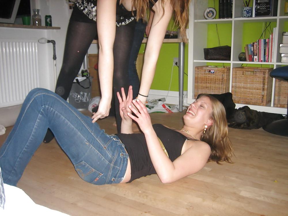 24P Lucvky girls in jeans