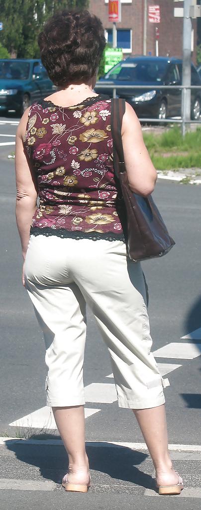 25P Mature asses in Jeans and Pants