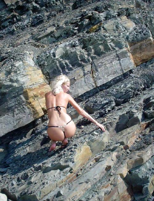 12P Ass-Thong