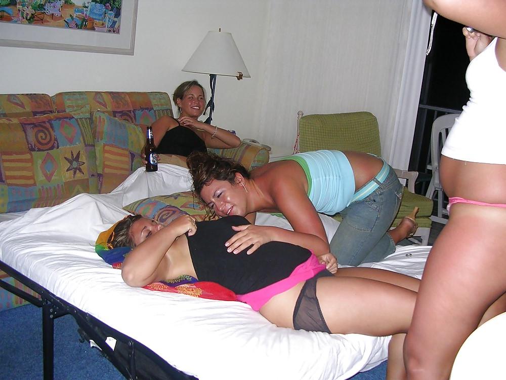 25P Hot girls in jeans IV