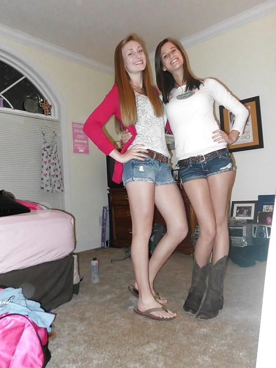 25P Sexy girls in jeans