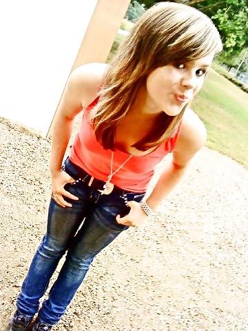 25P Sexy girls in jeans