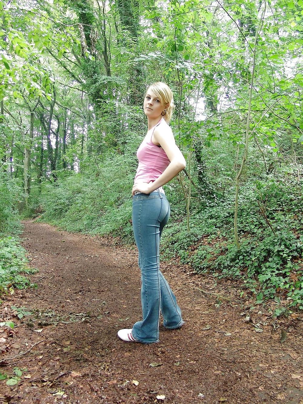 25P Sexy girls in jeans