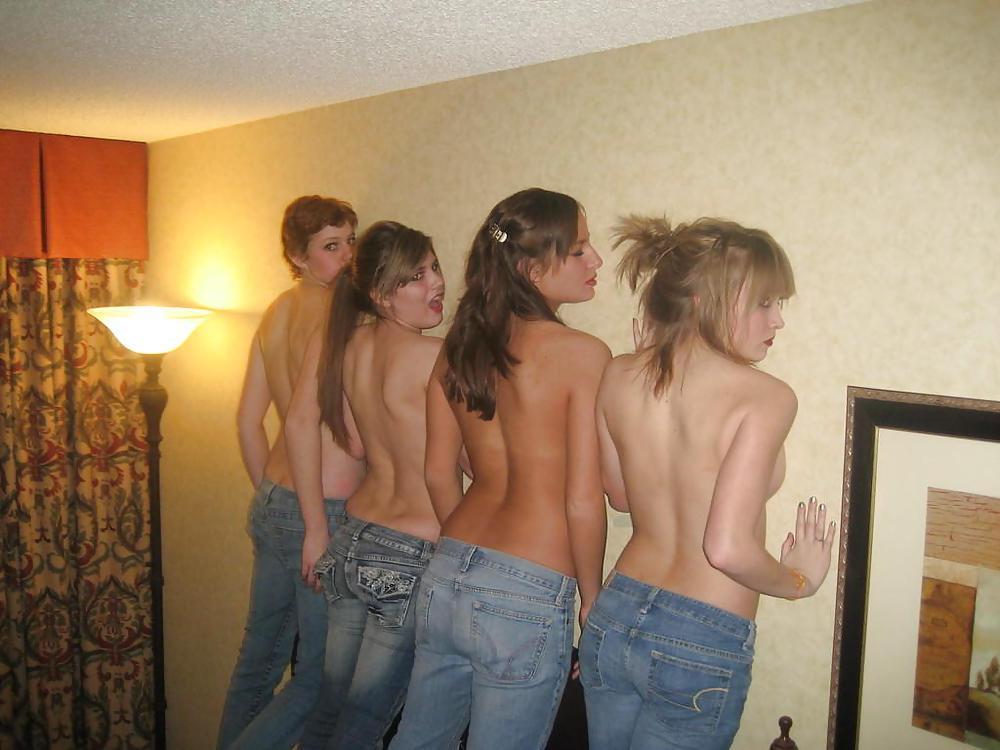 25P Sexy girls in jeans