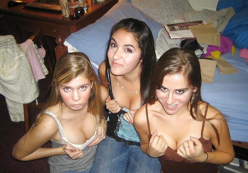 25P Sexy girls in jeans