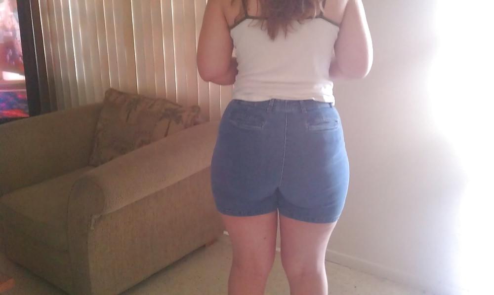 7P Wifeys big ass fitting in them old jeans again