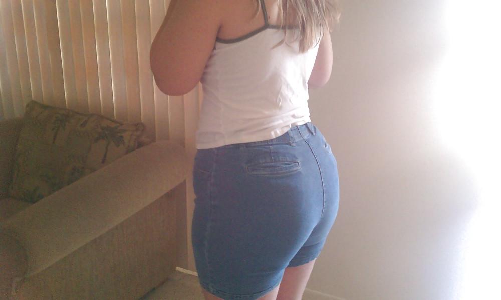 7P Wifeys big ass fitting in them old jeans again
