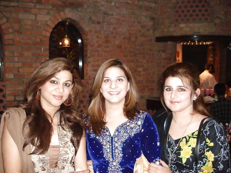 25P ARABIAN GIRLS - HOTTER AS HOT XXIII