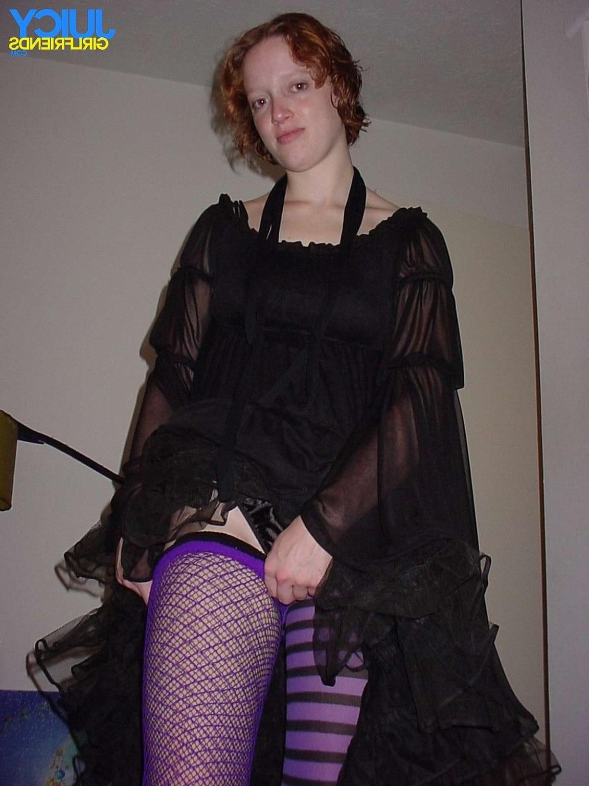 10P Private pics of young redhead GF
