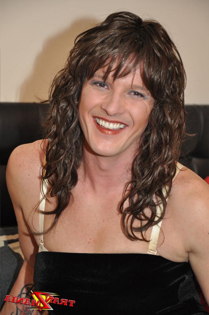15P Sexy tranny slut Jay has beautiful curly hair