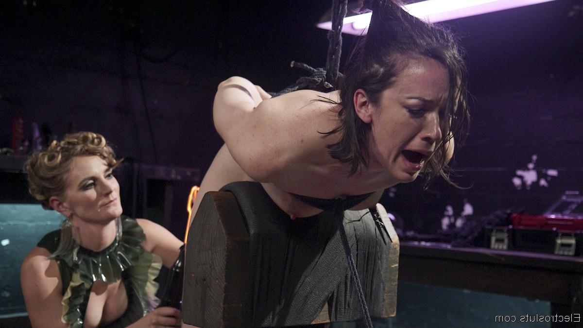 20P Electrodomme Mona Wales takes full advantage of pain slut Pink's unnaturally hig