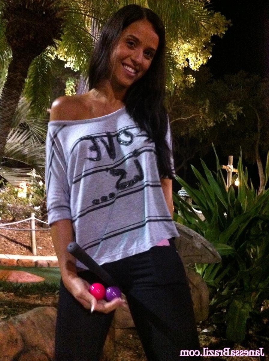 16P Busty Brazilian babe homemade shots