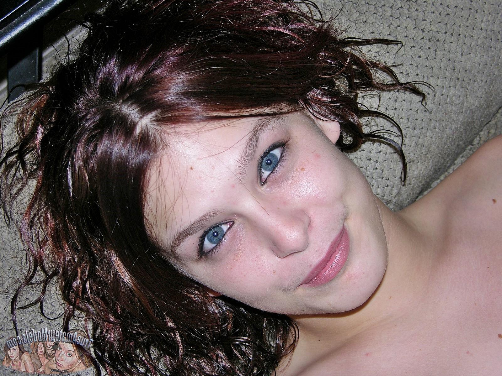 16P Abby Models Nude And Shows Puffy Breasts - True Amateur Models