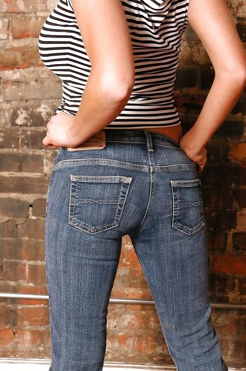 25P Sexy butts in jeans - no porn