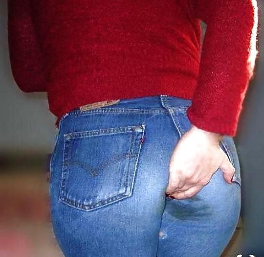 25P Sexy butts in jeans - no porn