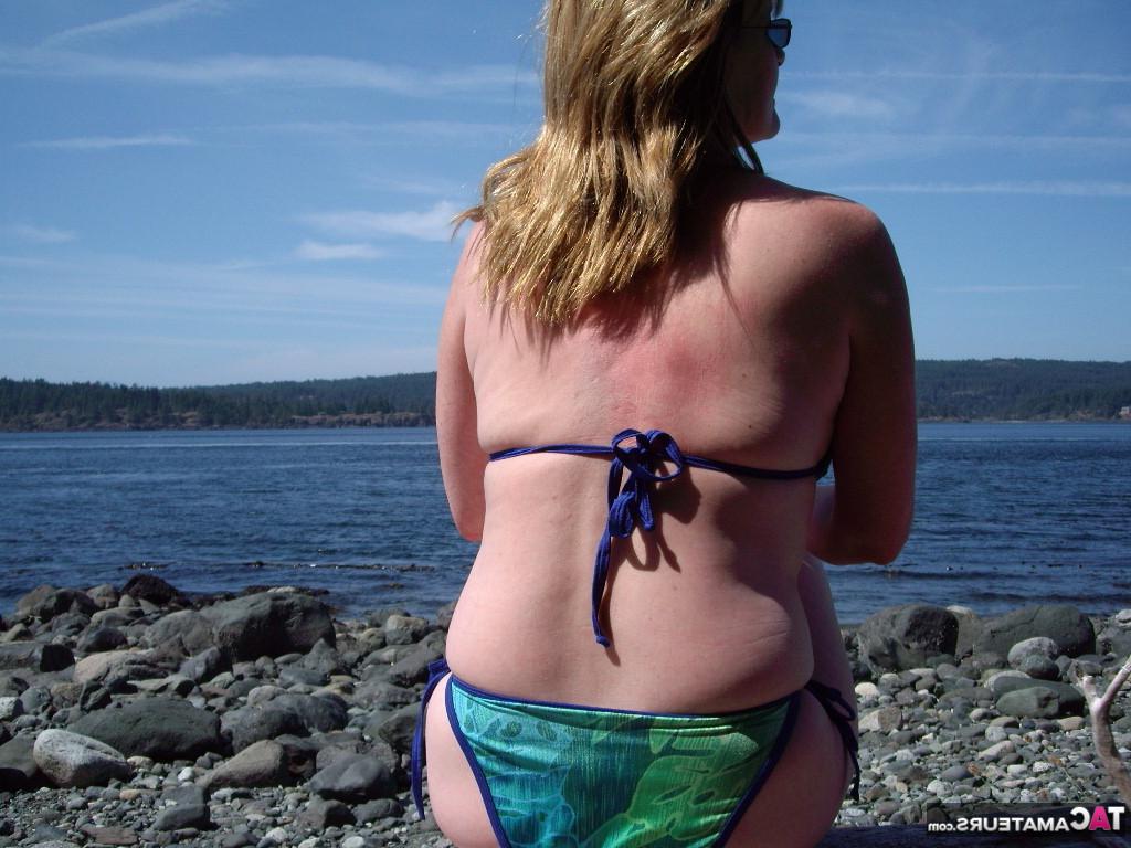 20P Pretty In A Blue Bikini