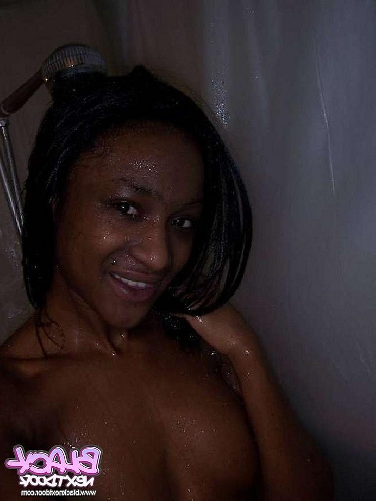 10P Ebony teen with really hot body in shower