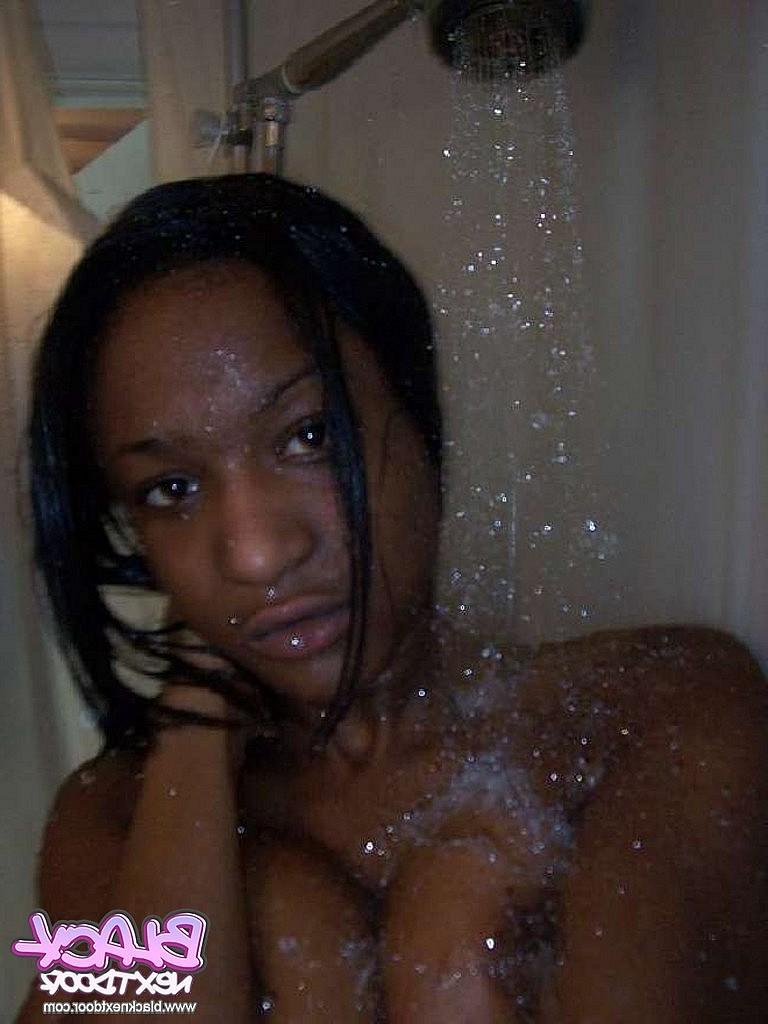 10P Ebony teen with really hot body in shower