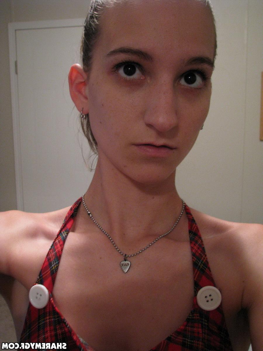 12P Skinny girlfriend dresses up as a slutty school girl 