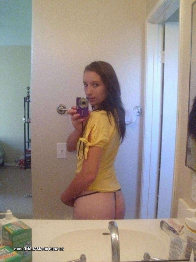 11P Amateur brunette cutie shows her tits and sexy ass