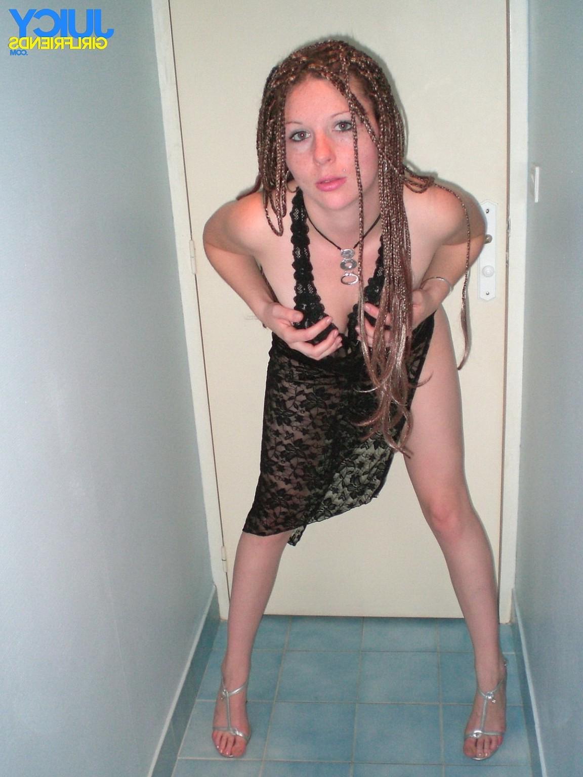 10P Amazing curly hair amateur with small tits