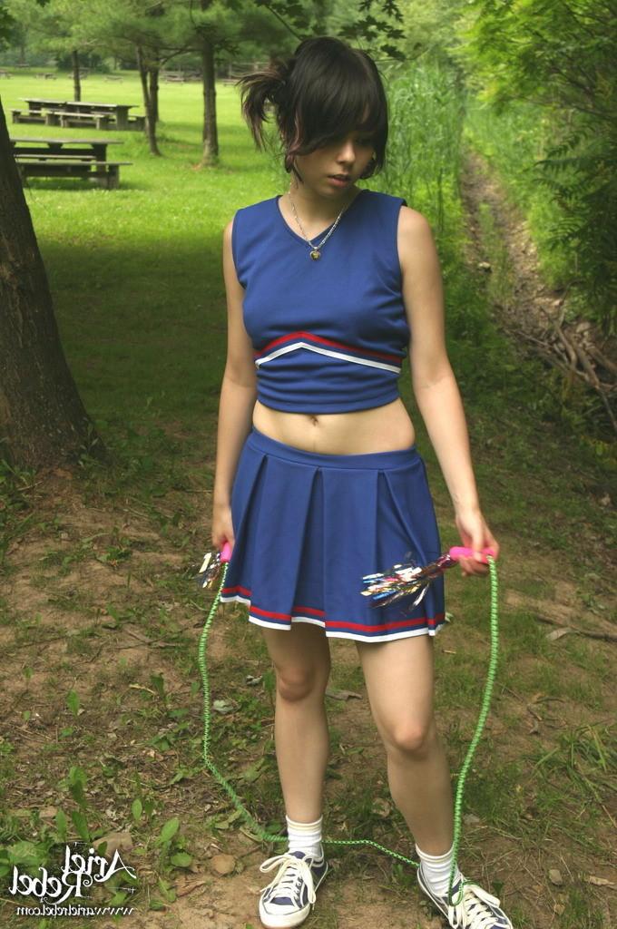 16P Cheerleader teen teasing