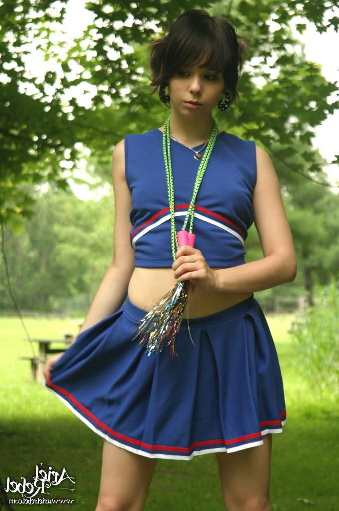 16P Cheerleader teen teasing