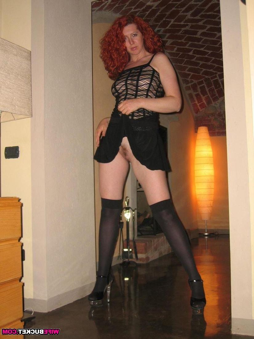 20P Nudes from a redhead older wife