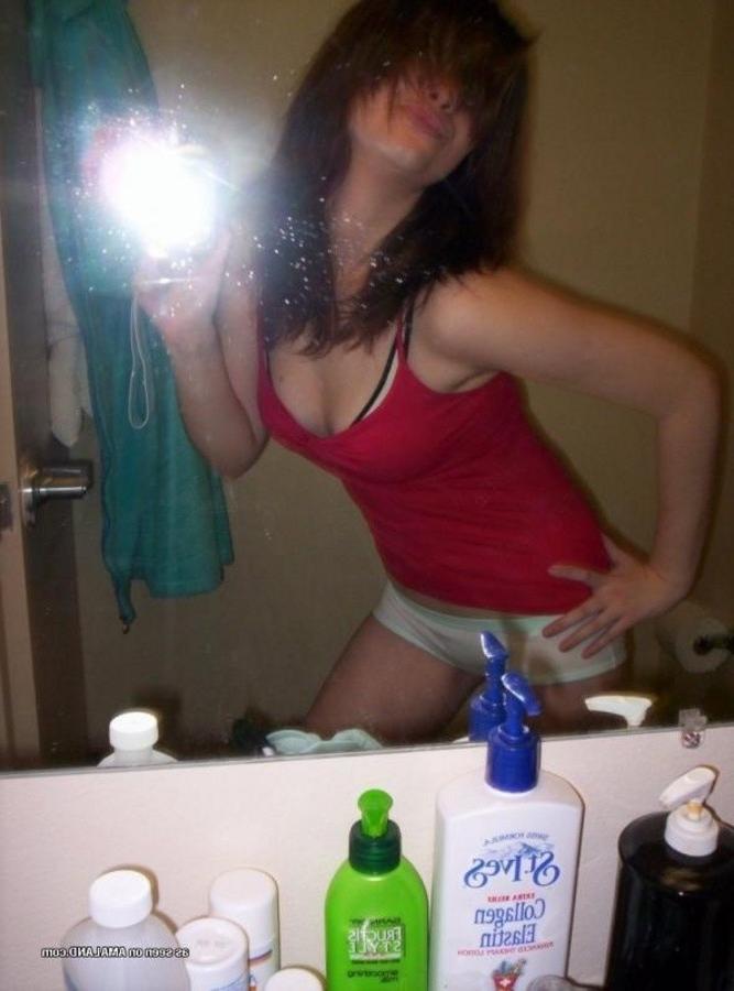 12P Cute GF Amanda selfshooting in the bathroom mirror