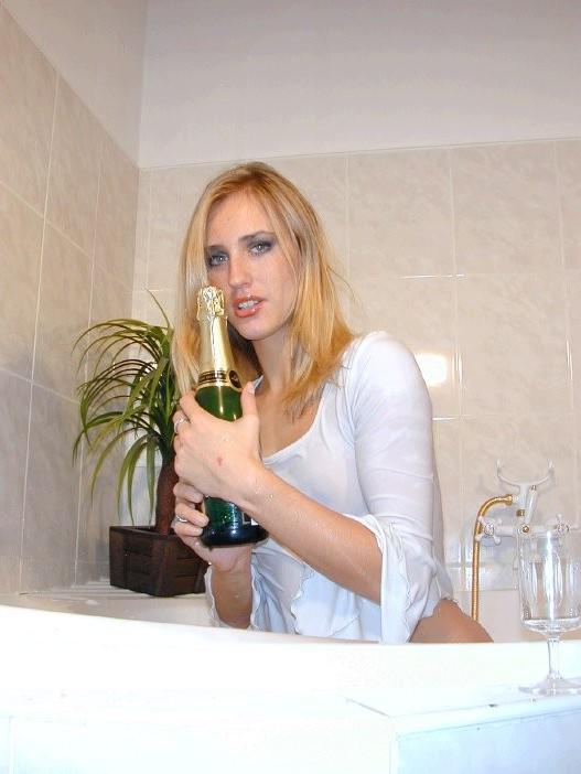14P Blonde Mariah in Bathroom