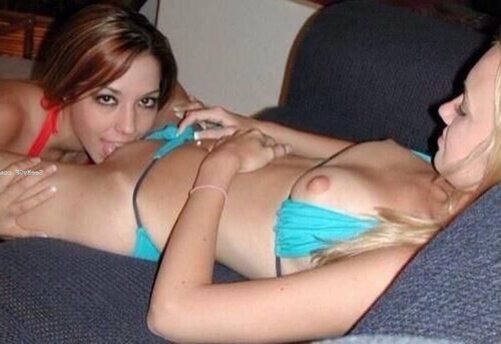 13P Amateur babes share their dirty pictures