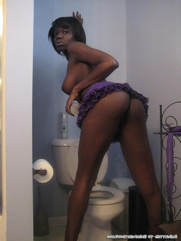 10P Amazing busty teen hosewife in bathroom