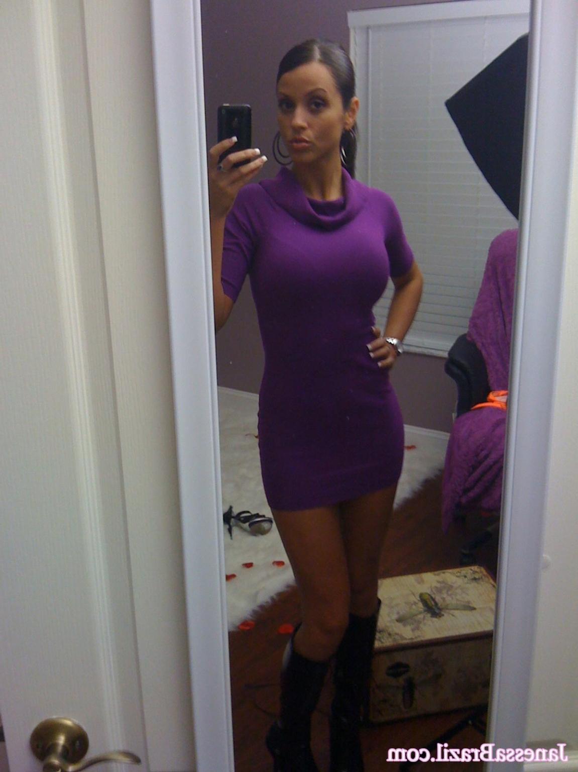 16P Busty Brazilian babe mirror shots