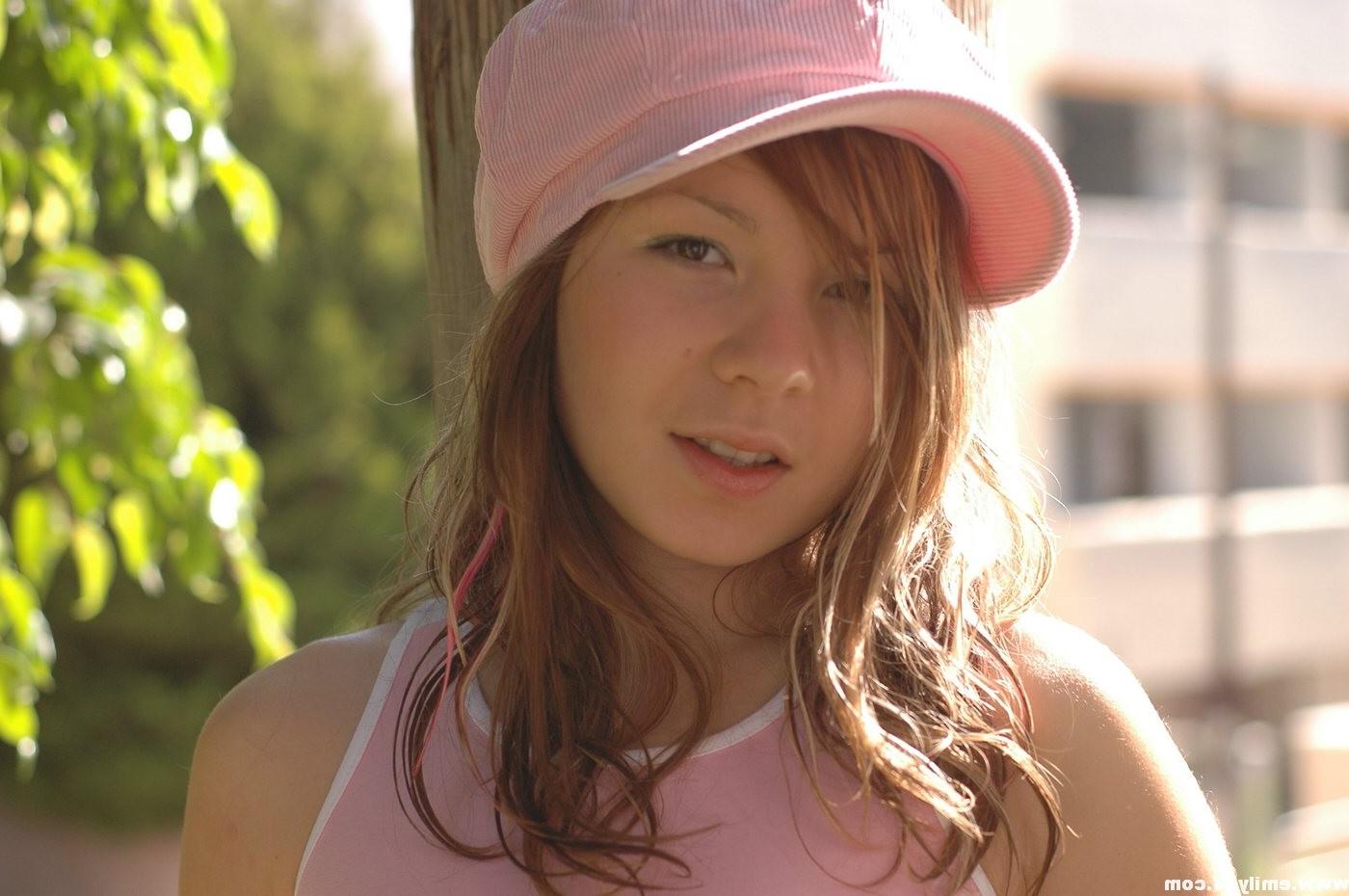 16P Cute teen in bathroom