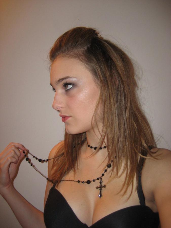 11P Blonde and brunette selfshooters