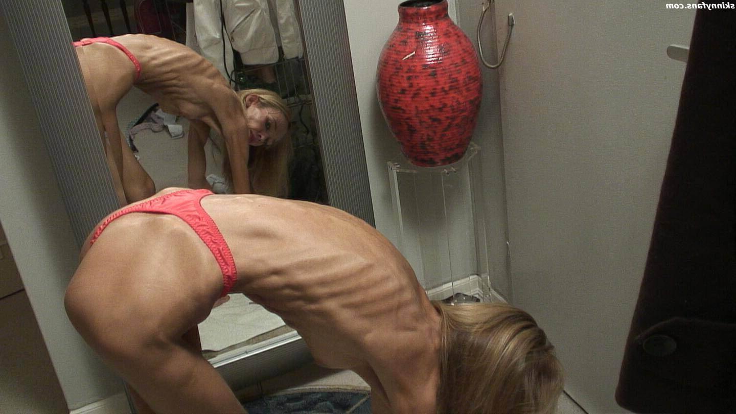 16P skeleton thin girl Inna posing at home