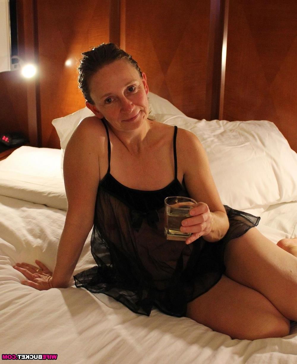 10P Mature wife real sex pics